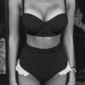 💥RETRO LOOK💥 Polka Dot Bikini